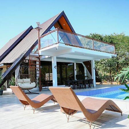 Redwood Cabin Bolinao Экстерьер фото